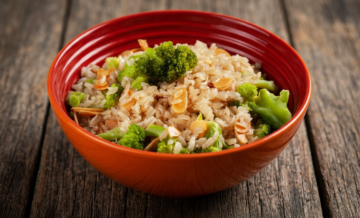 Arroz integral com brócolis e lascas de amêndoas congelado 130g