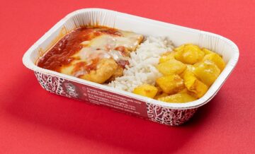 Filé mignon à parmegiana com arroz branco e batata bolinha 400g