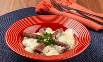 Iscas de filé mignon com creme de requeijão congelado 200g