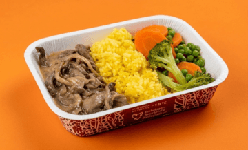 Filé mignon com molho de shimeji, arroz jasmine ao açafrão e legumes 250g