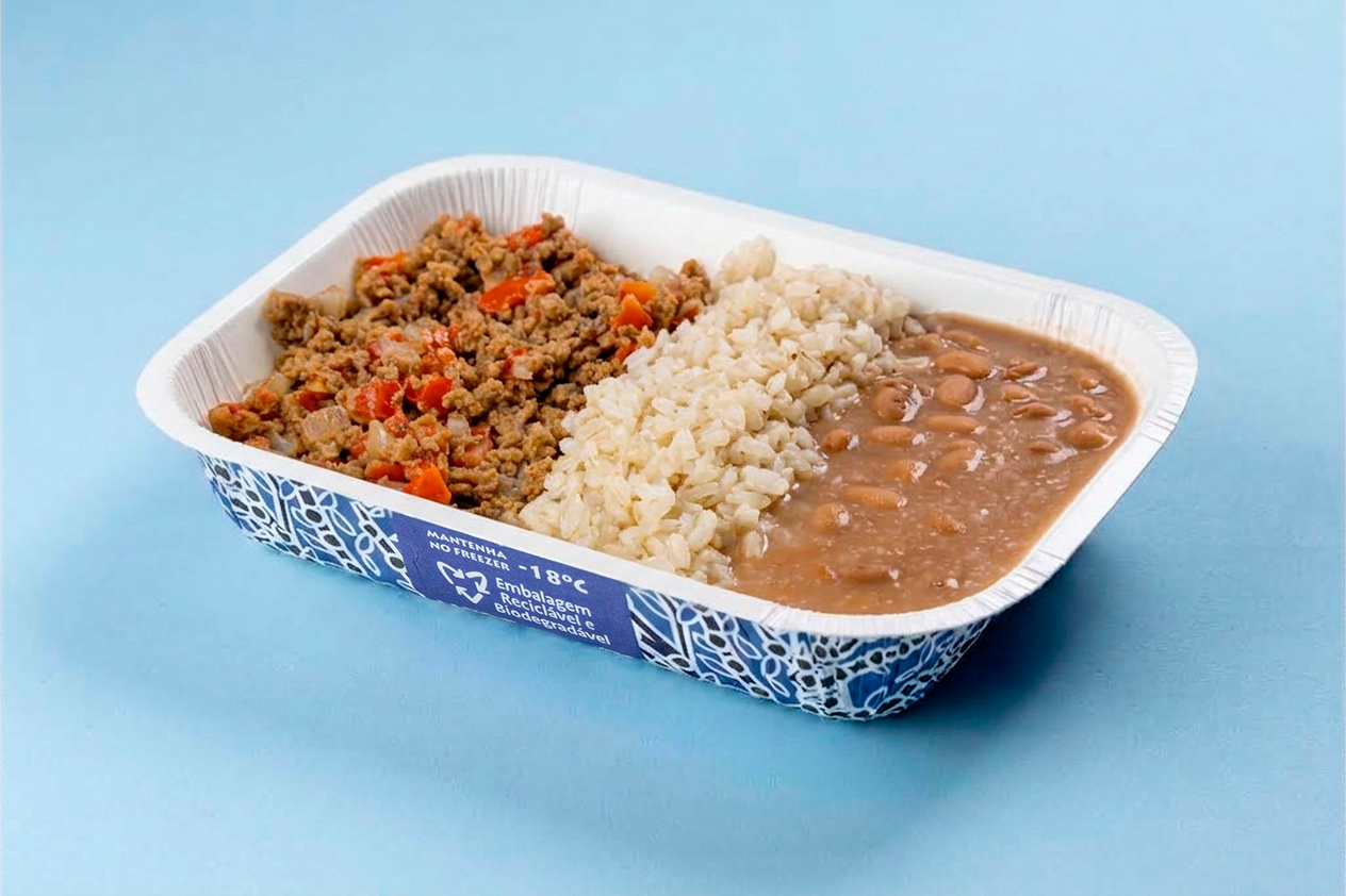 Carne moída de soja acebolada com tomate e arroz integral e feijão 400g