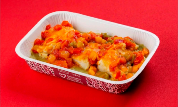 Saint Peter ao molho de pimentões e cebola com purê de batata doce 400g
